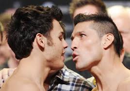 Momento tenso de la velada: Maravilla y Chavez a punto de irse a las manos