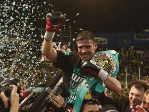 Maravilla-Martinez-celebra-victoria_OLEIMA20130427_0191_9