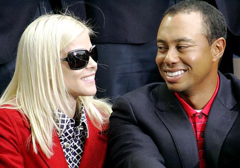 elin-nordegren-woods-and-tiger_485x341[1]