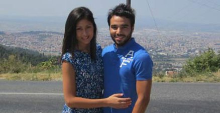 Volkan Şen, un tipo feliz. (es el de barba)