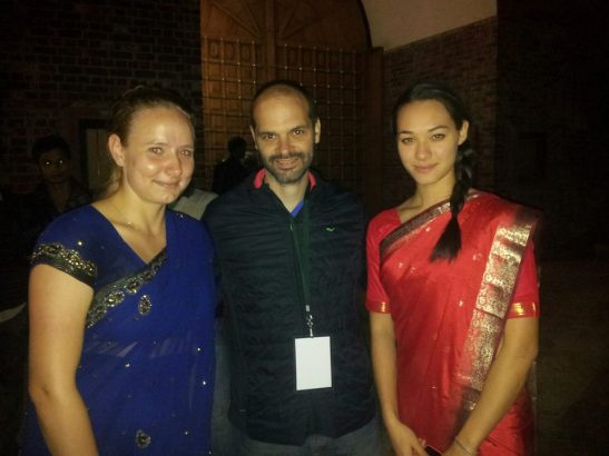 Jumagu junto a la kabaddista de EEUU, premio Mujer más linda en circunstancia deportiva.