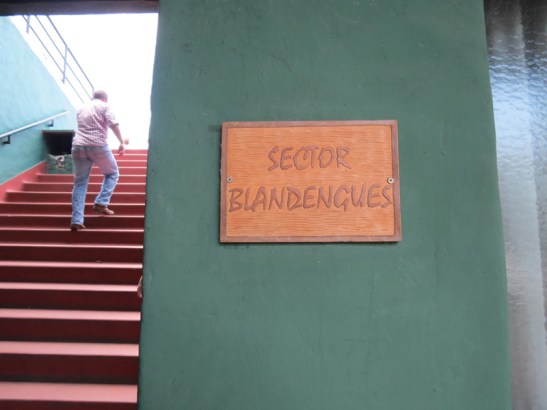 Escalera al cielo de la mano de los Blandengues de Artigas, que en ese mismo momento, festejaban el cameponato de Danubio