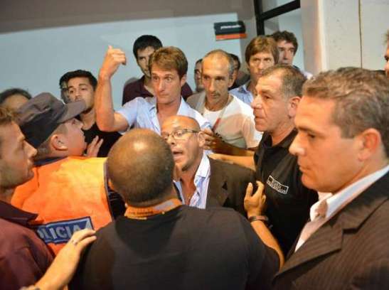 Mira-armo-post-Estudiantes-Lanus_OLEIMA20140219_0163_8