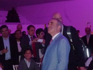 ¿Garry buscando un futuro mejor? No, mirando una proyección. Era el único. El resto lo mirábamos a él.