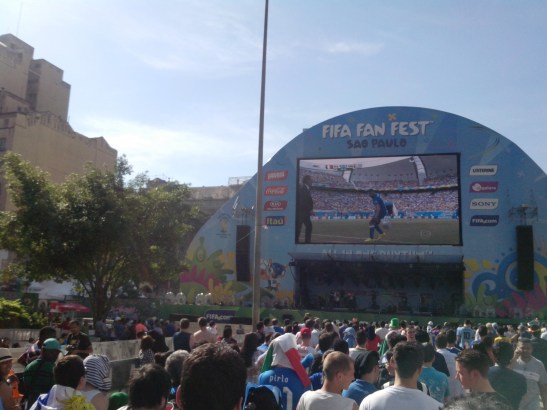 Italia Uruguay bajo un sol mortal. Ganó Uruguay, por si no se enteraron hasta hoy.