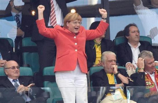 merkel-mundial2014061601350116133501